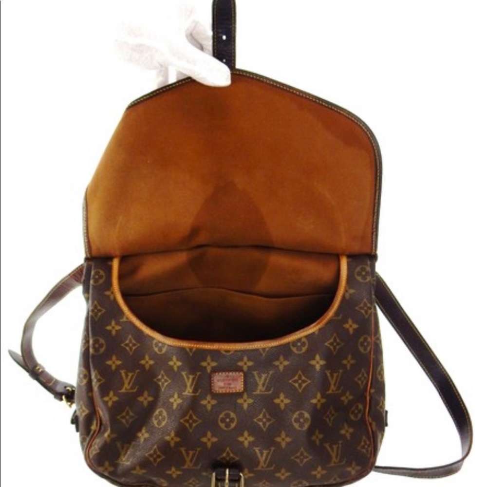 Authentic Louis Vuitton samur cross body bag - Picture 9 of 11